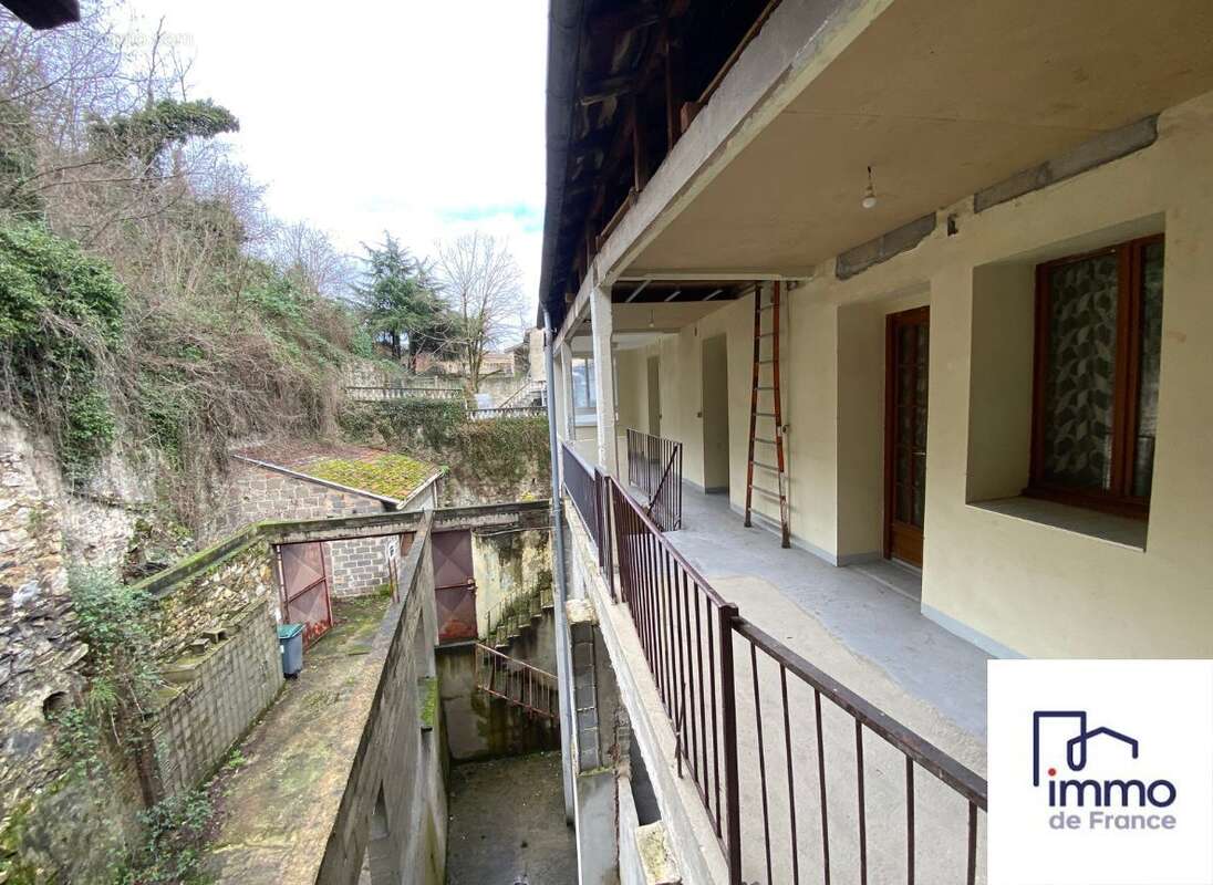 Appartement 341 m² à Pont-Eveque  - photo 8
