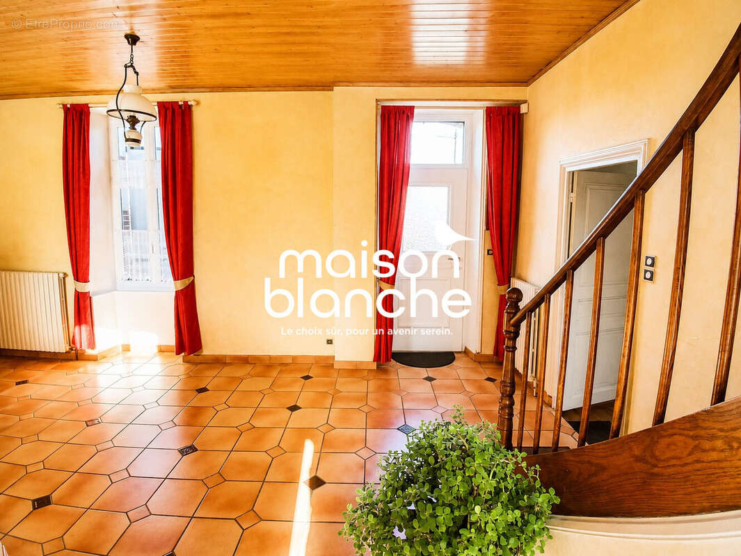 Maison à PARTHENAY