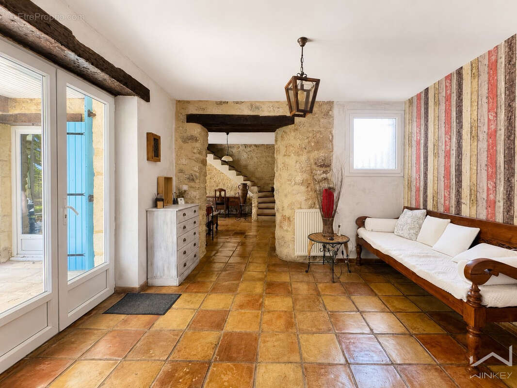 Maison à SAINT-RESTITUT