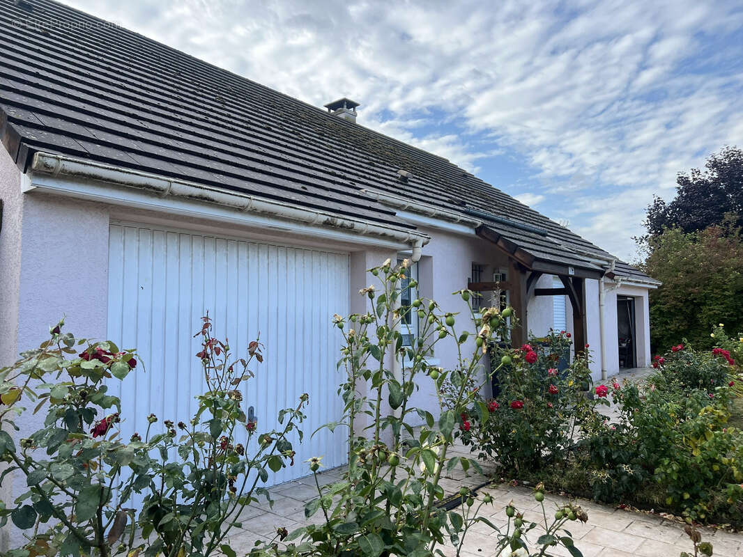 Maison à ANGERVILLE-LA-CAMPAGNE