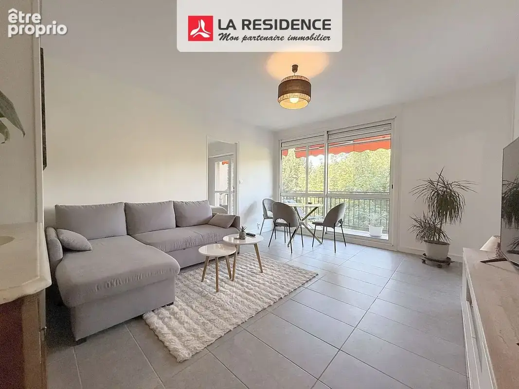 Appartement 3 pièces 63 m² à vendre à Velizy-Villacoublay (78140) - photo 2