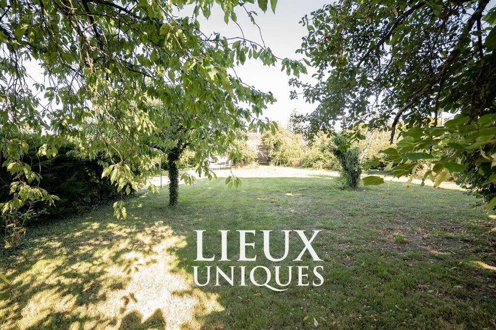 Lieux uniques ® x propriétés privées propose ancien couvent de 173 m² sur un terrain de 1.600 m² - a - photo 7