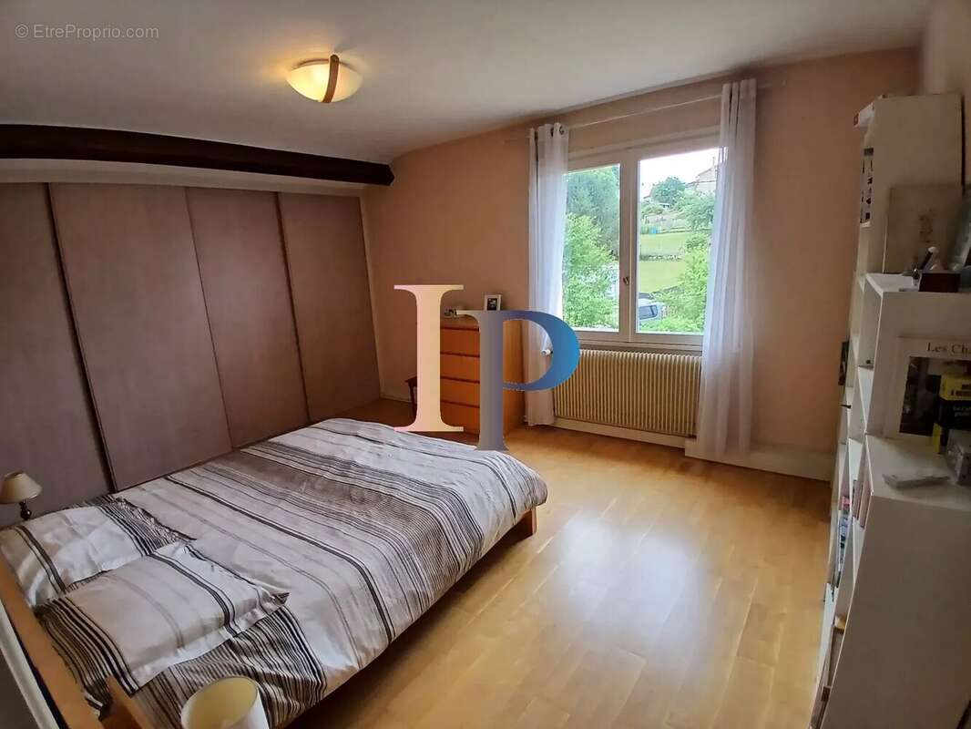 Maison 210 m² à Charlieu  - photo 17