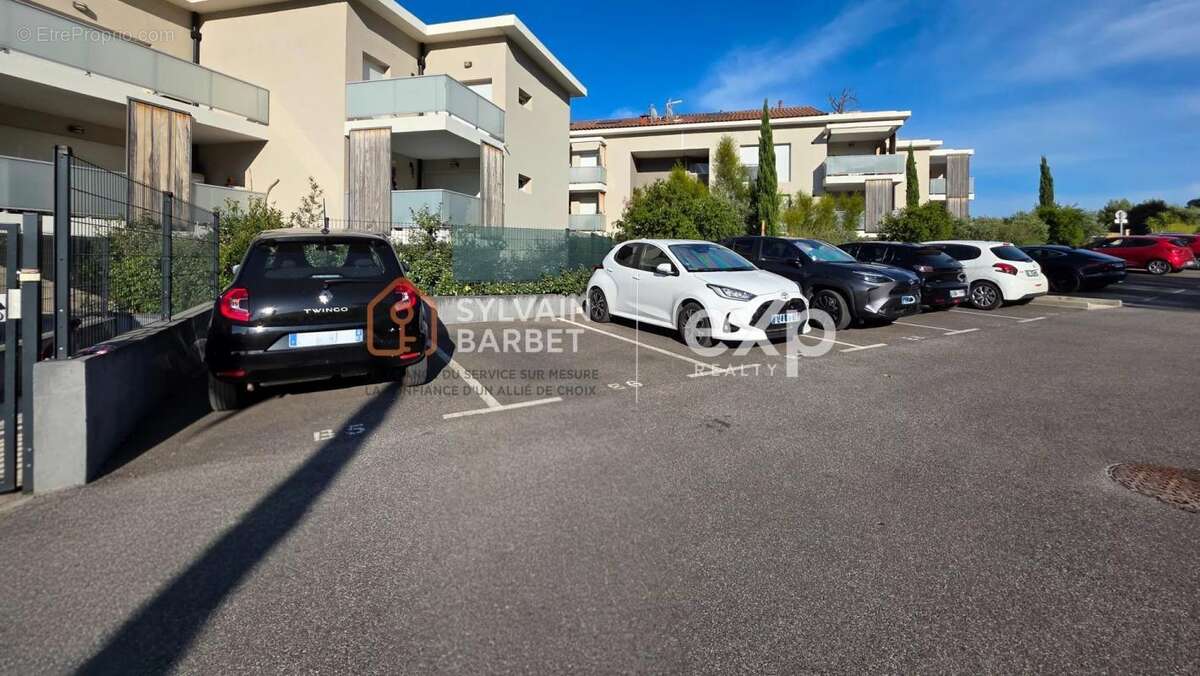 Appartement à SOLLIES-PONT