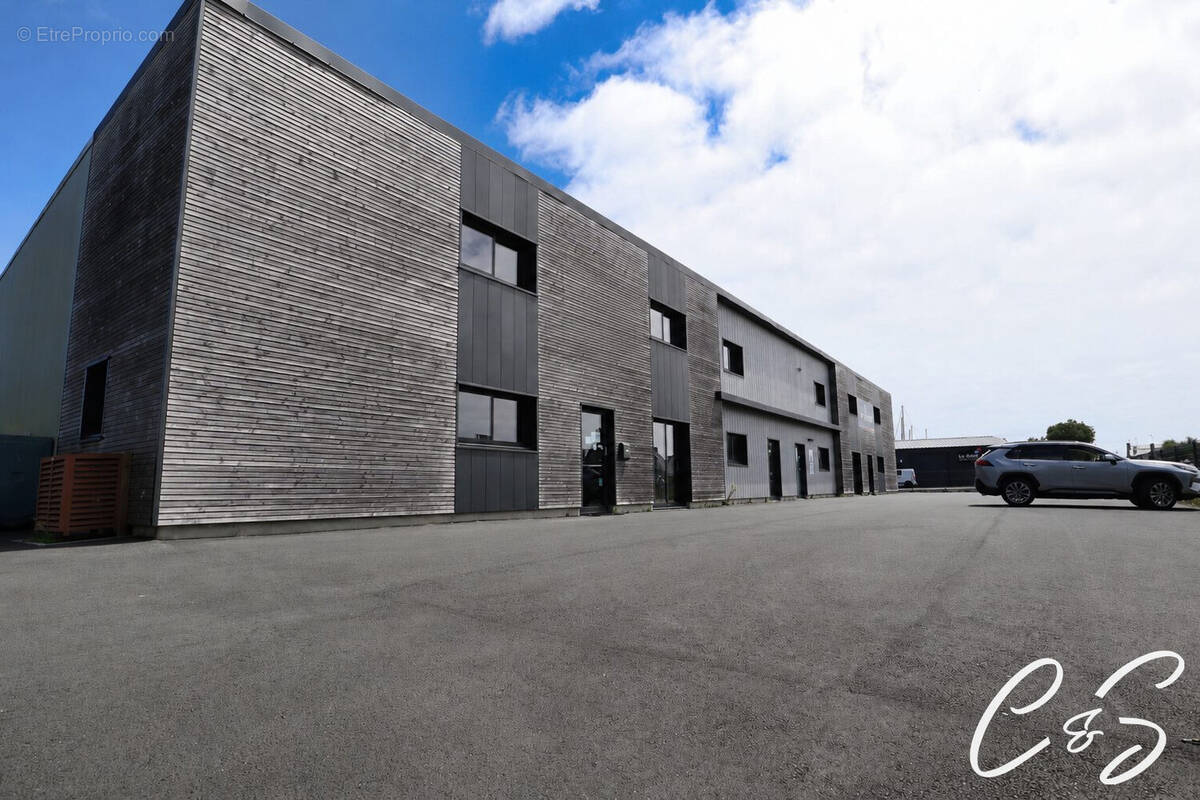 Commerce 250 m² à Loctudy  - photo 1