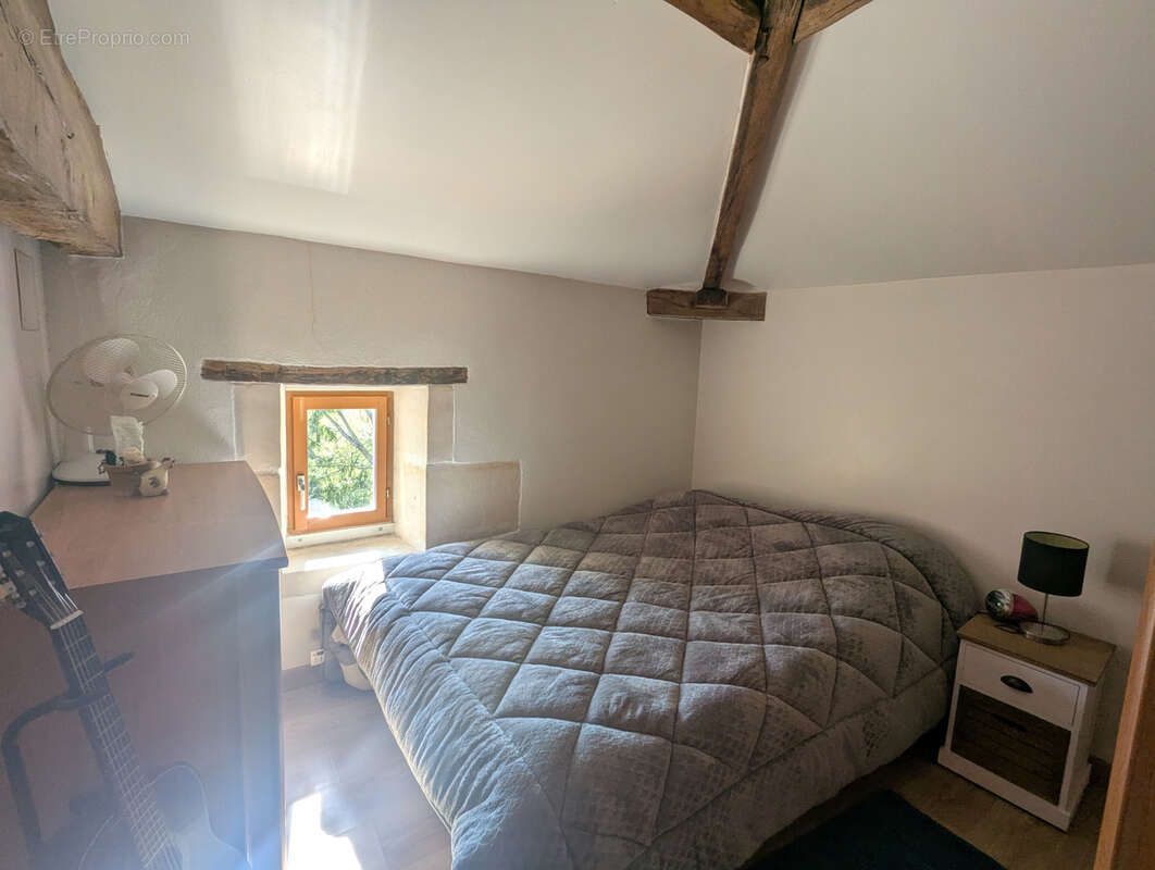 Maison à SAINT-GERMAIN-DE-LUSIGNAN