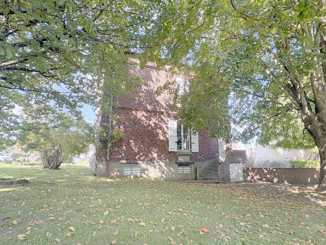 Maison à SAINT-SULPICE