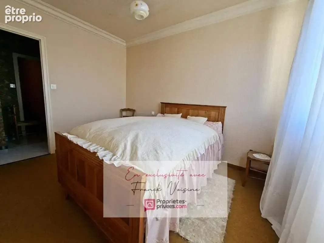 A VENDRE en Exclusivité à Beaurepaire, Ensemble de 2 maisons de 126 et 50 m2 avec plusieurs dépendances et garages sur une parce - photo 10