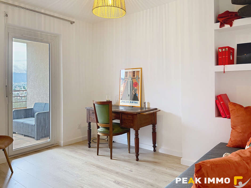 Appartement à CRANVES-SALES