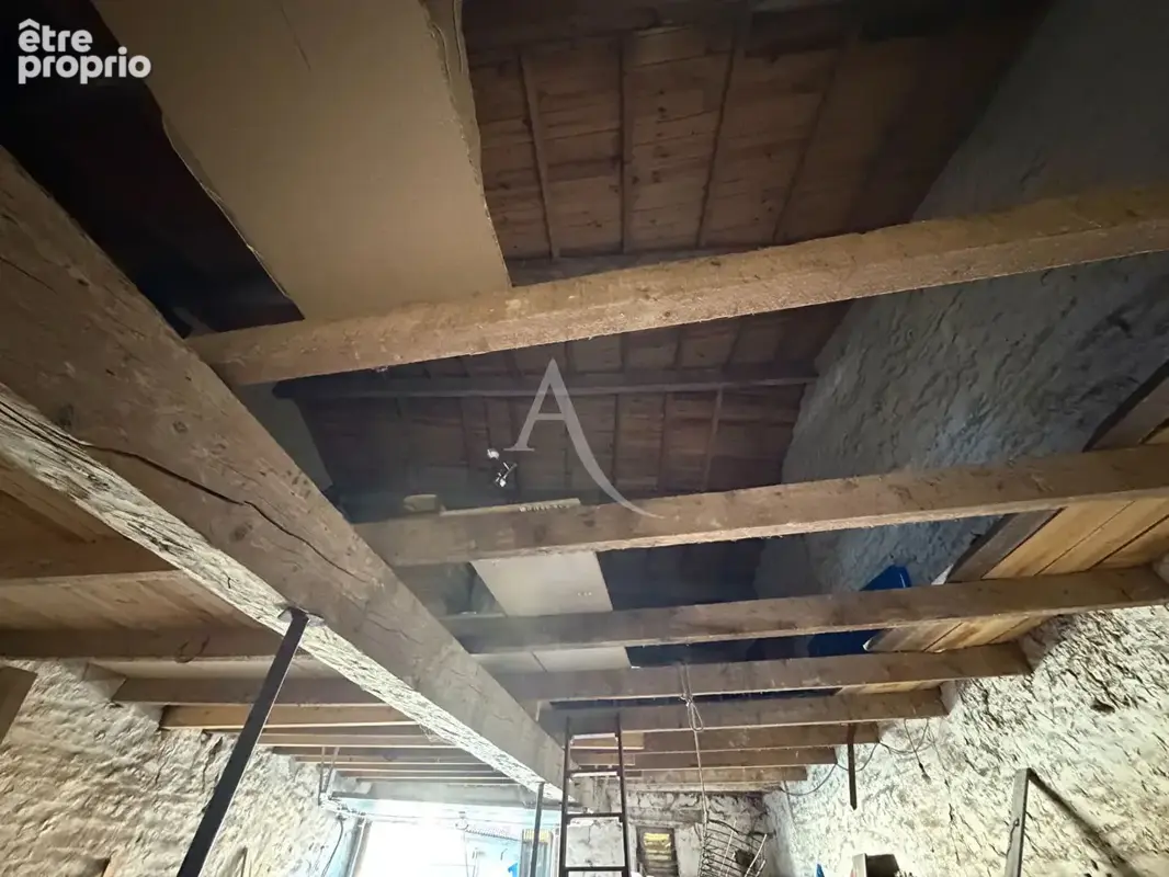 Garage 68 m2 à fort potentiel d'aménagement. - photo 5