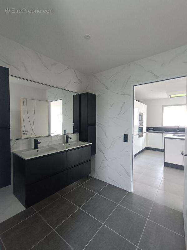 Maison à MESCHERS-SUR-GIRONDE