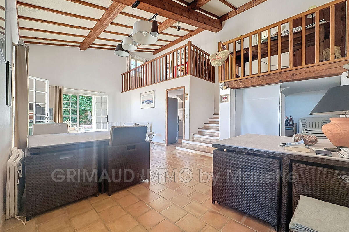 Maison à LA GARDE-FREINET