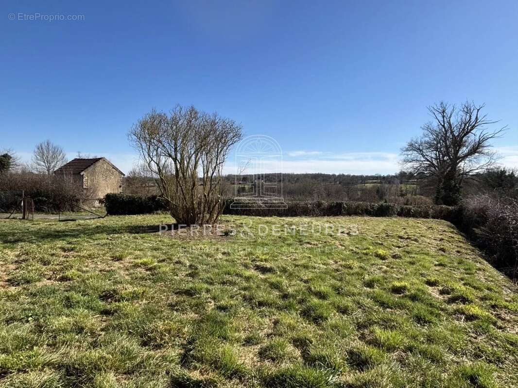 Maison à POULIGNY-NOTRE-DAME