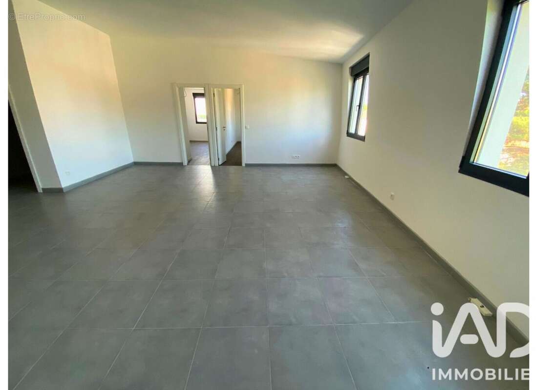 Appartement 92 m² à Livry-Gargan  - photo 2