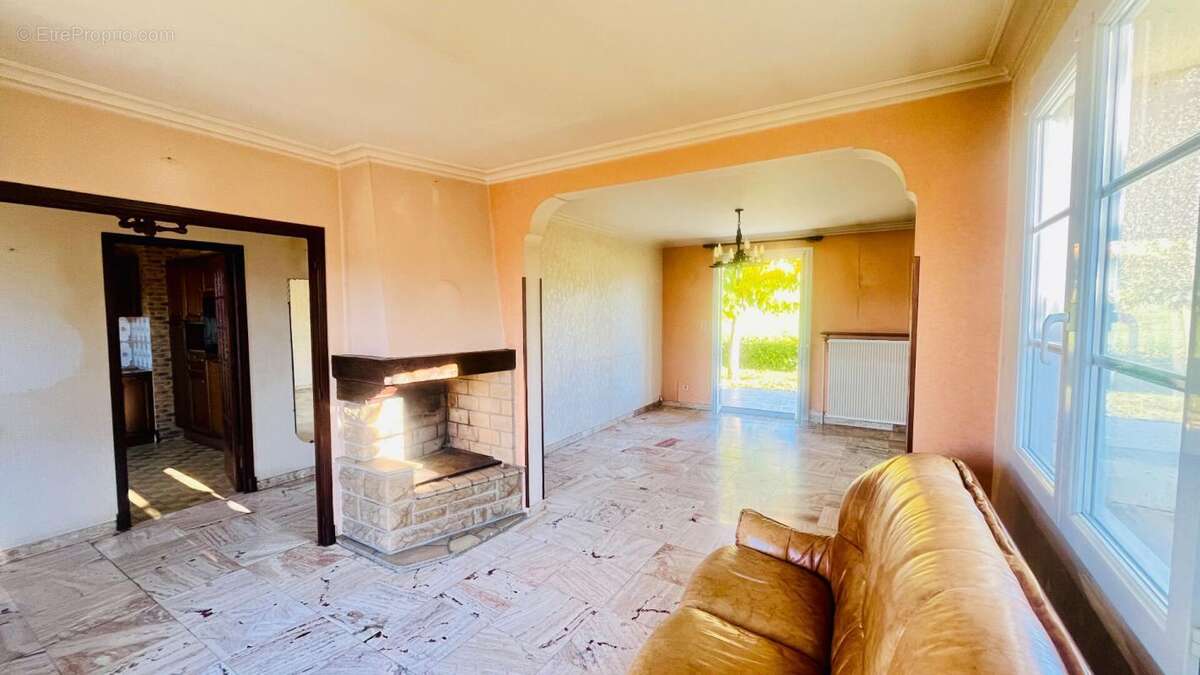 Maison à BLAYE-LES-MINES