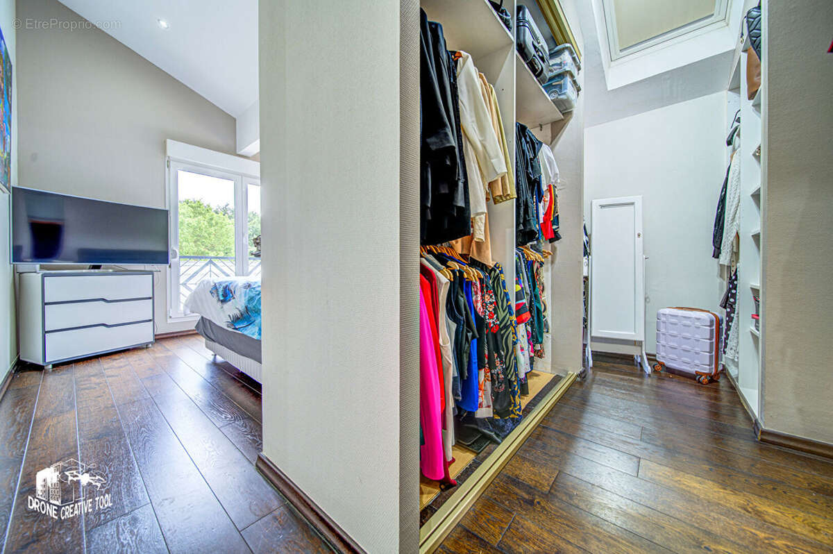 Maison à COIN-LES-CUVRY