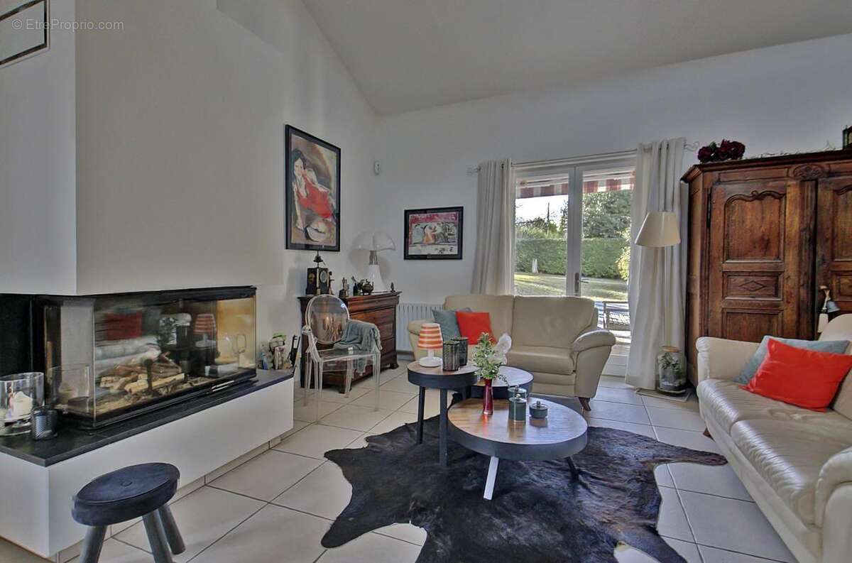 Maison à FONTAINES-SAINT-MARTIN