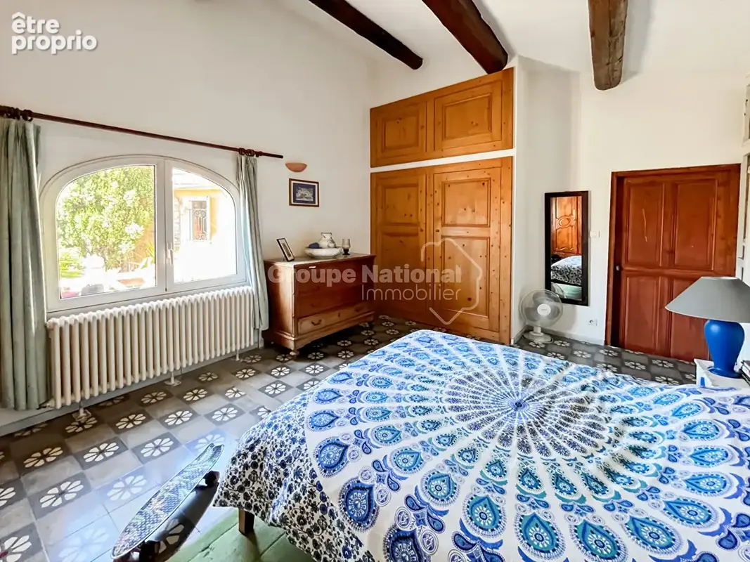 Vaste maison de Maître avec cour abritée au centre du charmant village de St Just - photo 7