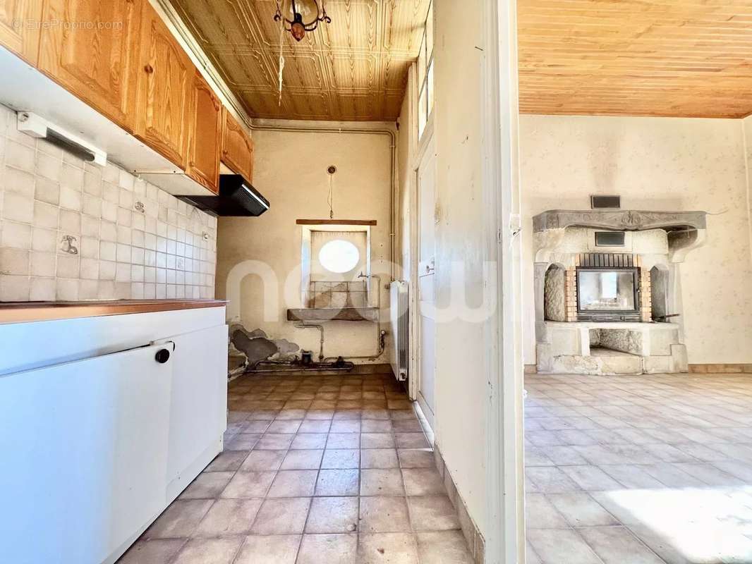 Maison à AIGUEPERSE