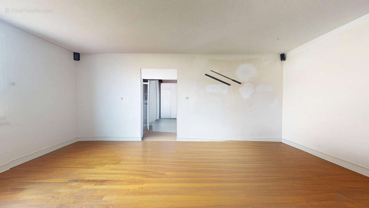 Appartement à TASSENIERES