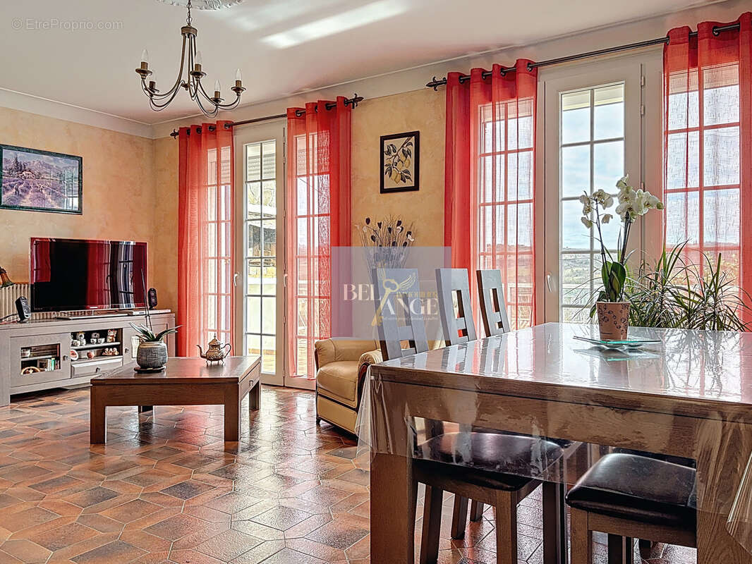 Maison à LAVILLEDIEU