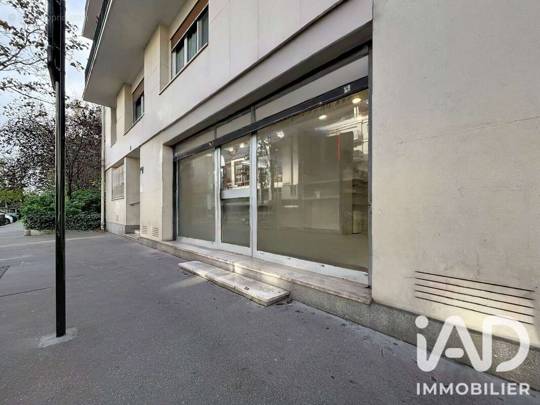 Photo 3 - Commerce à COURBEVOIE