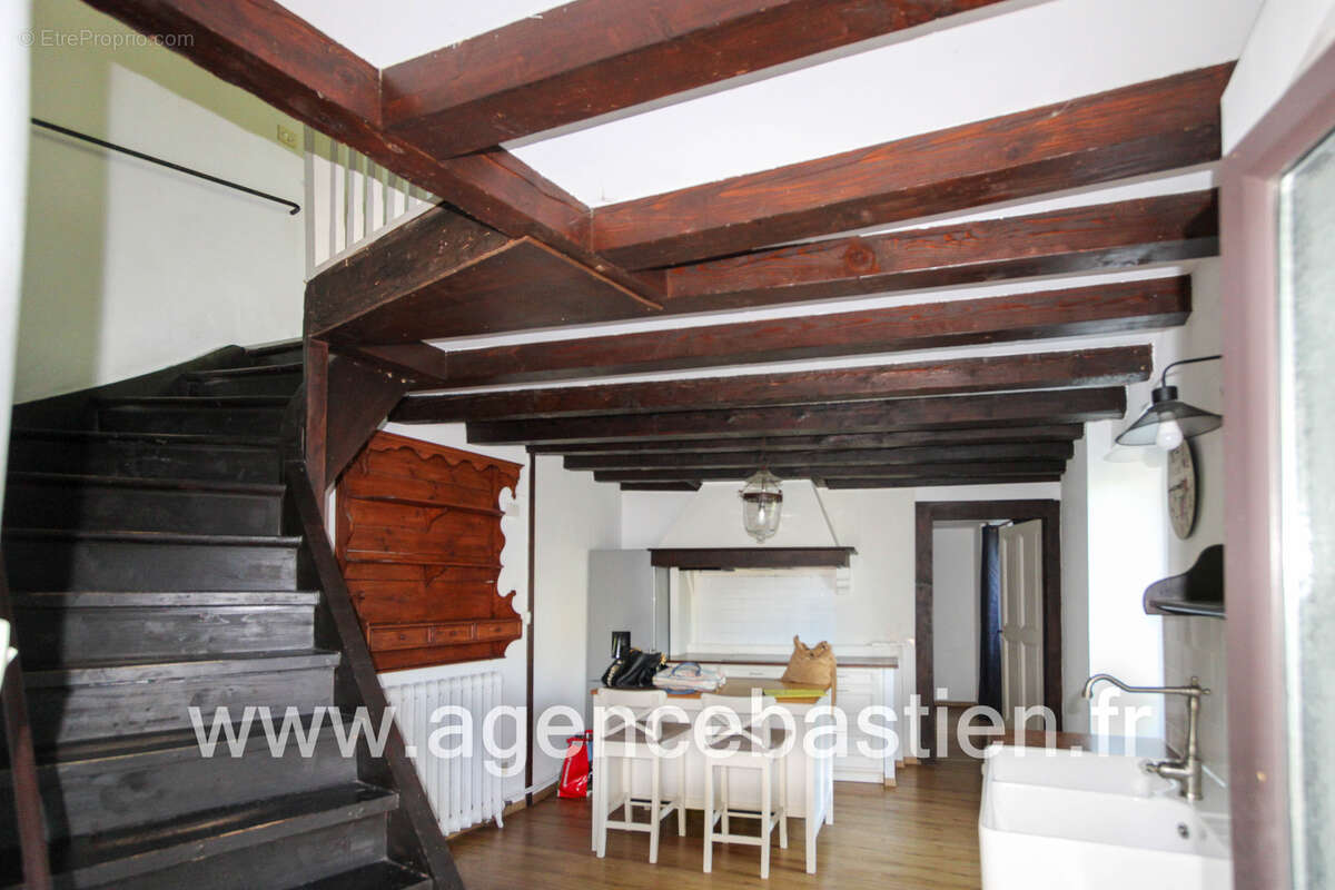 Maison à DIVONNE-LES-BAINS