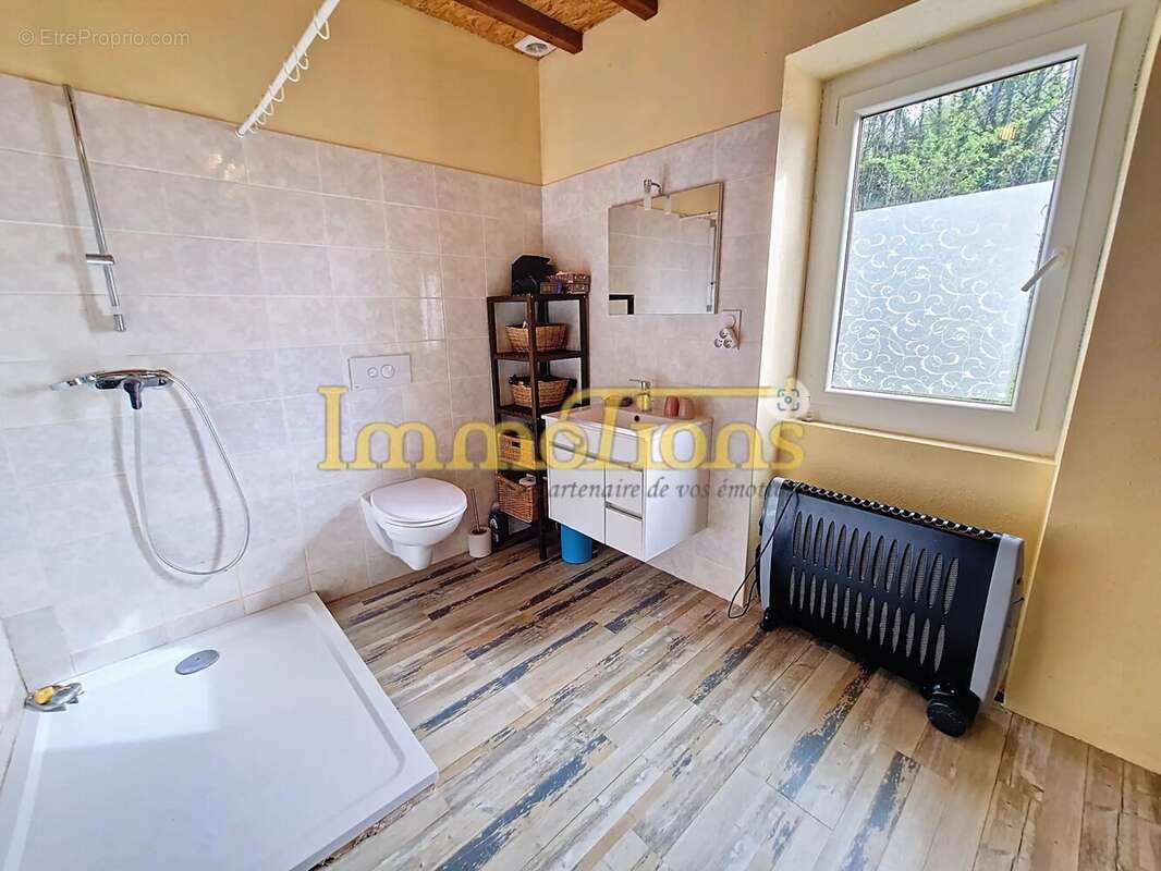 Maison à SAINT-JUST-DE-CLAIX