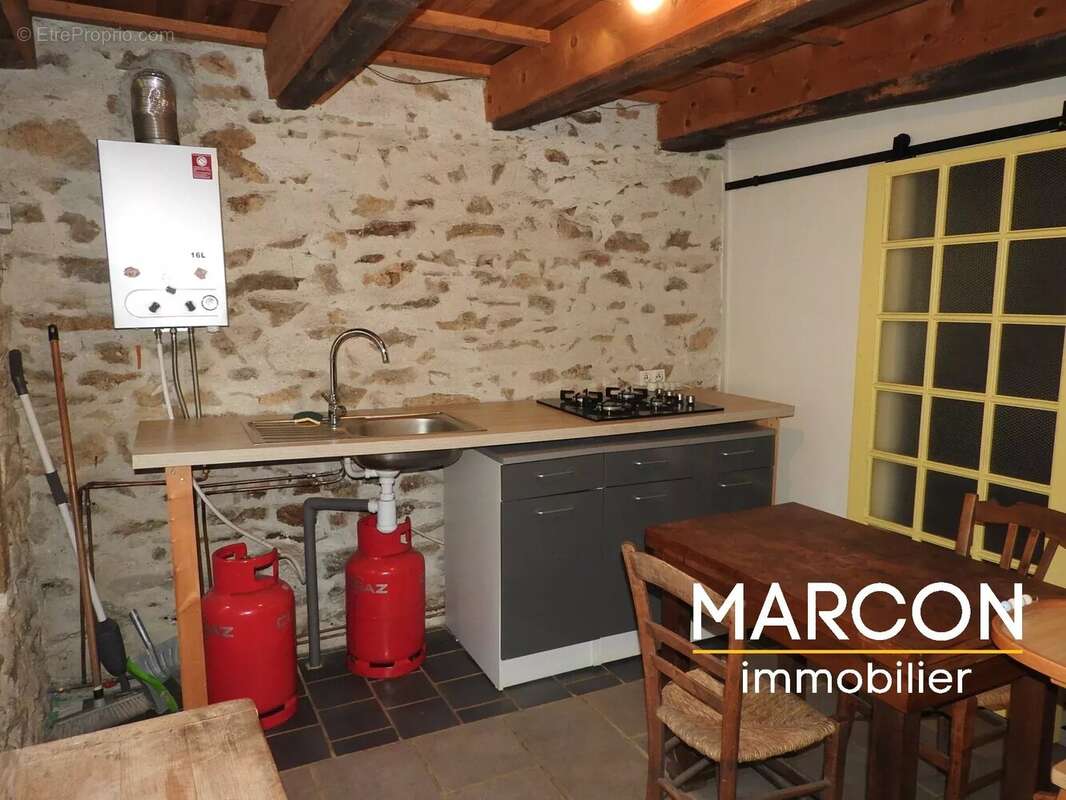 Maison à SAINT-PIERRE-BELLEVUE