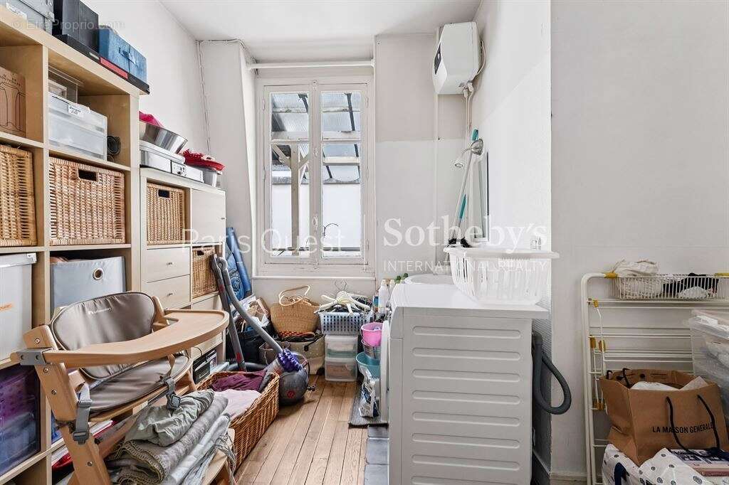 Appartement à NEUILLY-SUR-SEINE