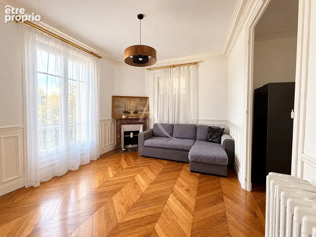ROSNY-SOUS-BOIS Centre-ville , Maison Bourgeoise de 8 pièces - photo 2