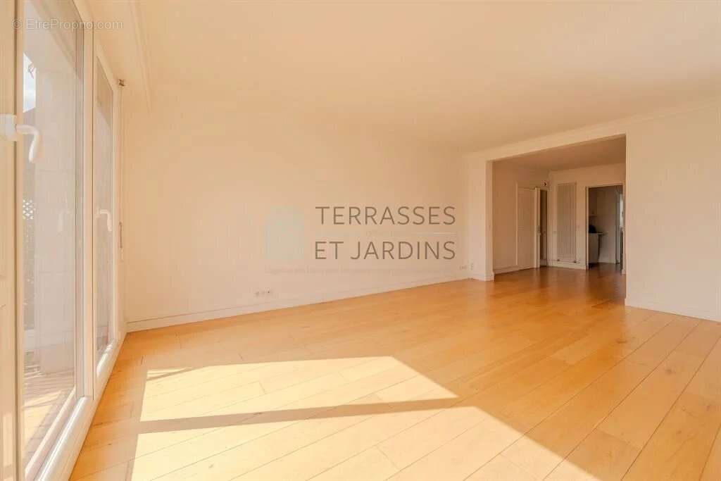 Appartement à PARIS-19E