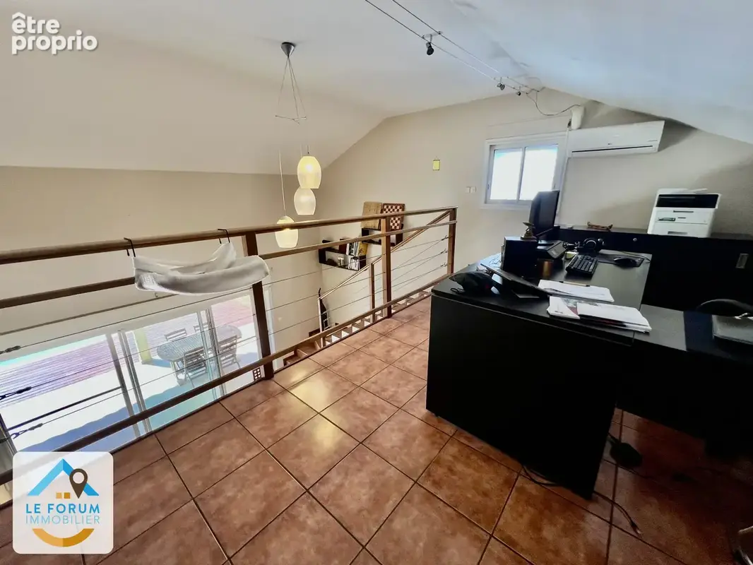 Saint pierre 97410 - villa f6 fonctionnelle - beaux volumes - piscine - secteur residentiel - facile d'acces - photo 12