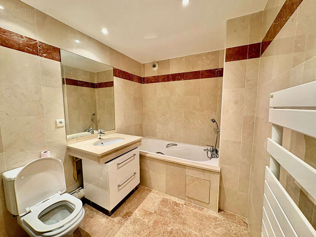 Appartement à PARIS-19E