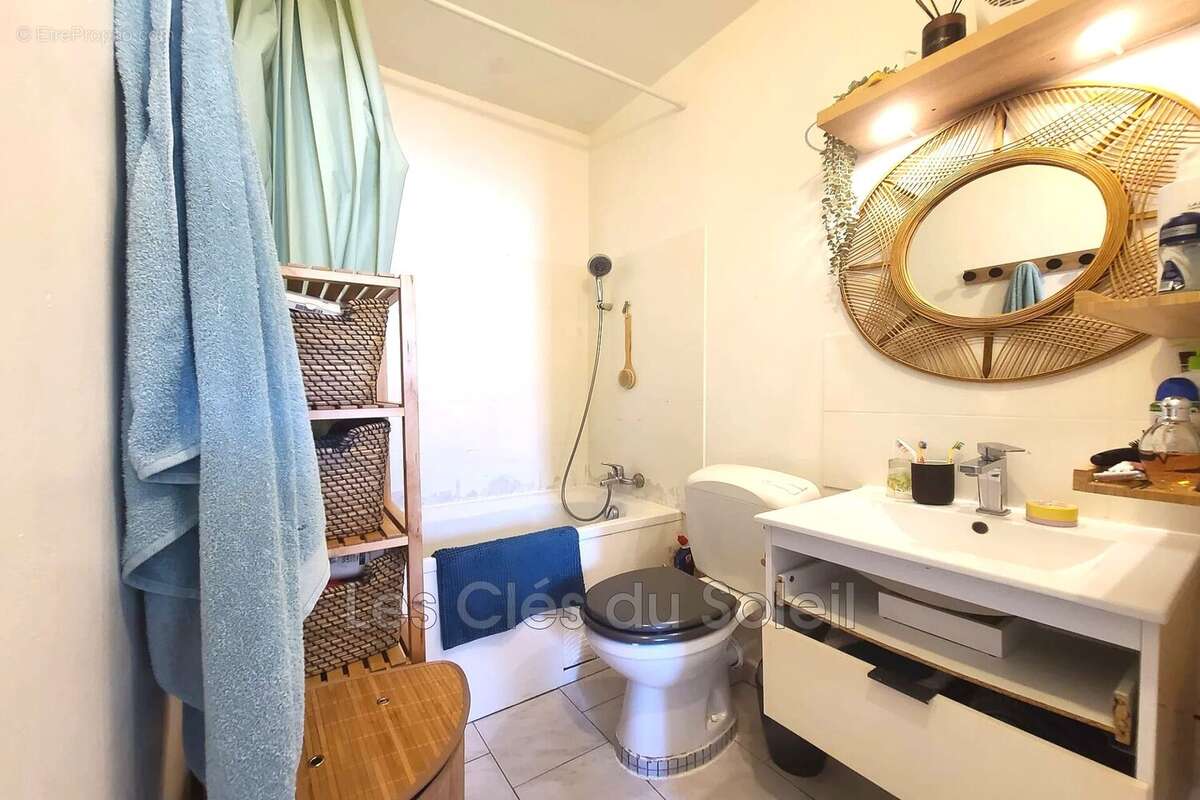 Appartement à CUERS