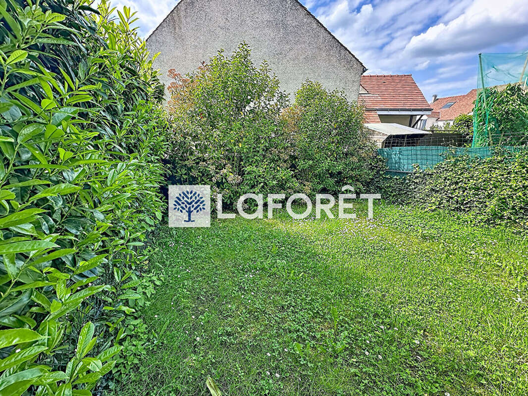 Maison à SAINT-NOM-LA-BRETECHE