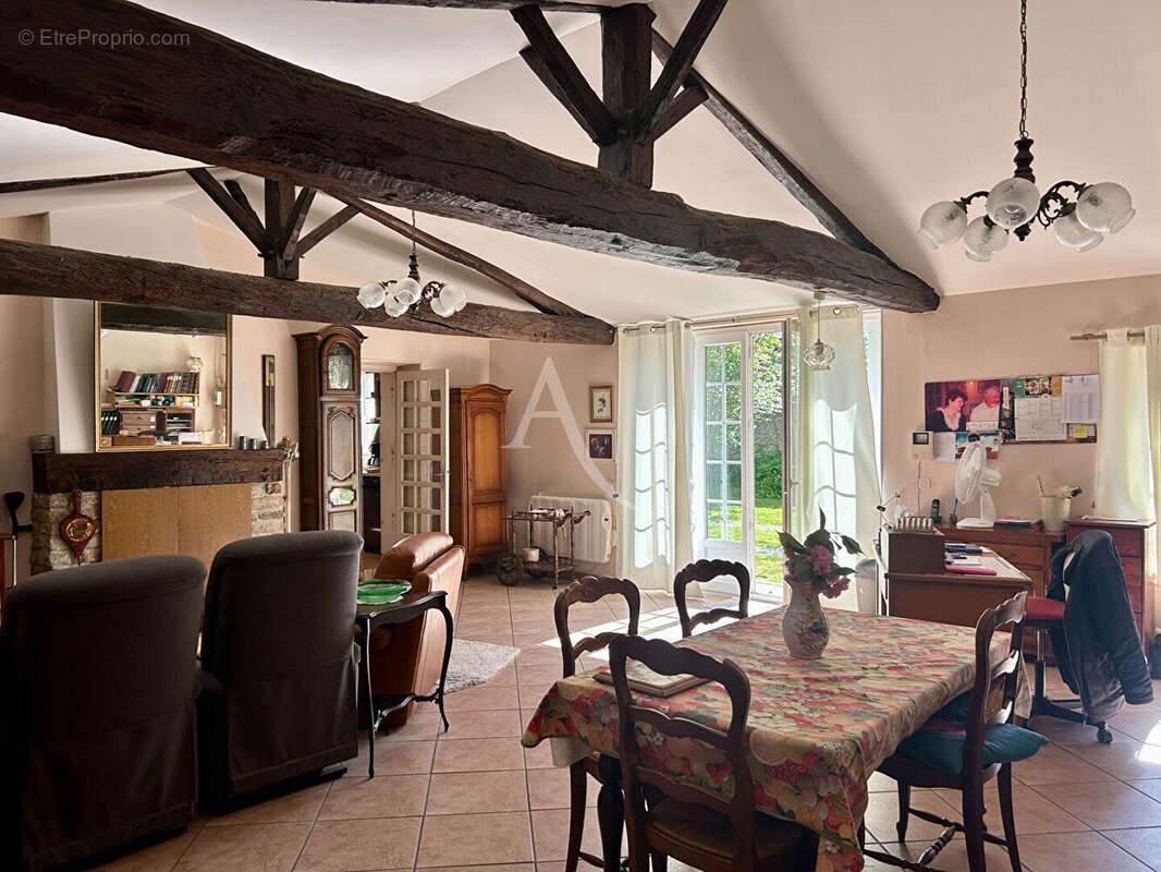 Maison à CHAILLE-LES-MARAIS