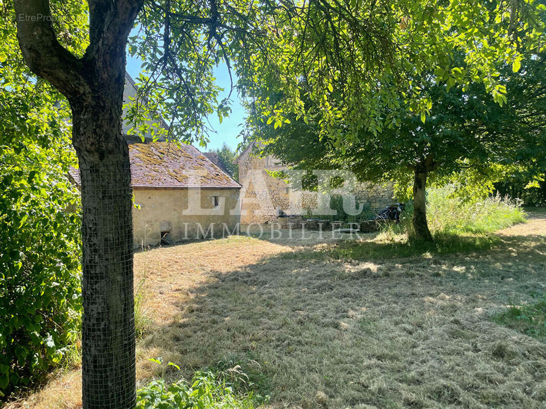 Corps de ferme à vendre avec 5.8 hectares, à Montgaudry, réf B15425 - photo 8