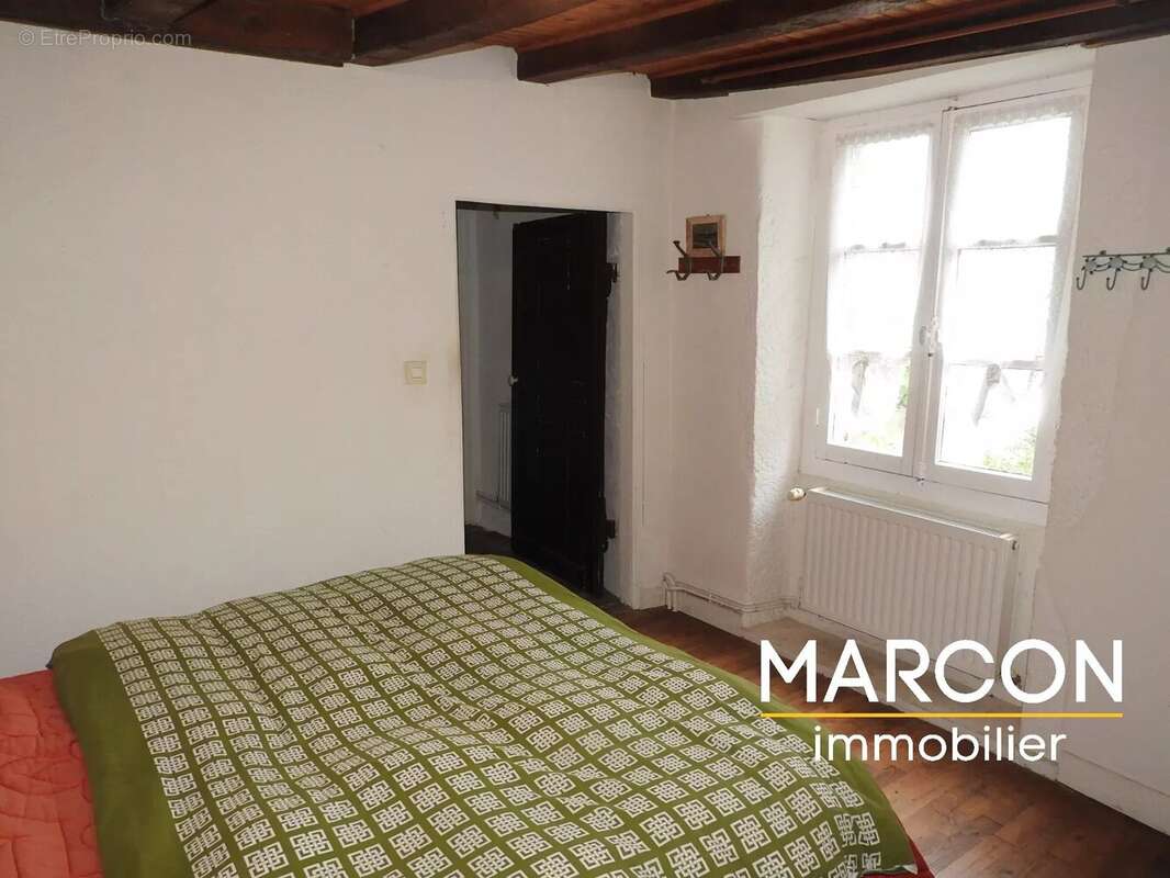 Maison à SAINT-PIERRE-BELLEVUE