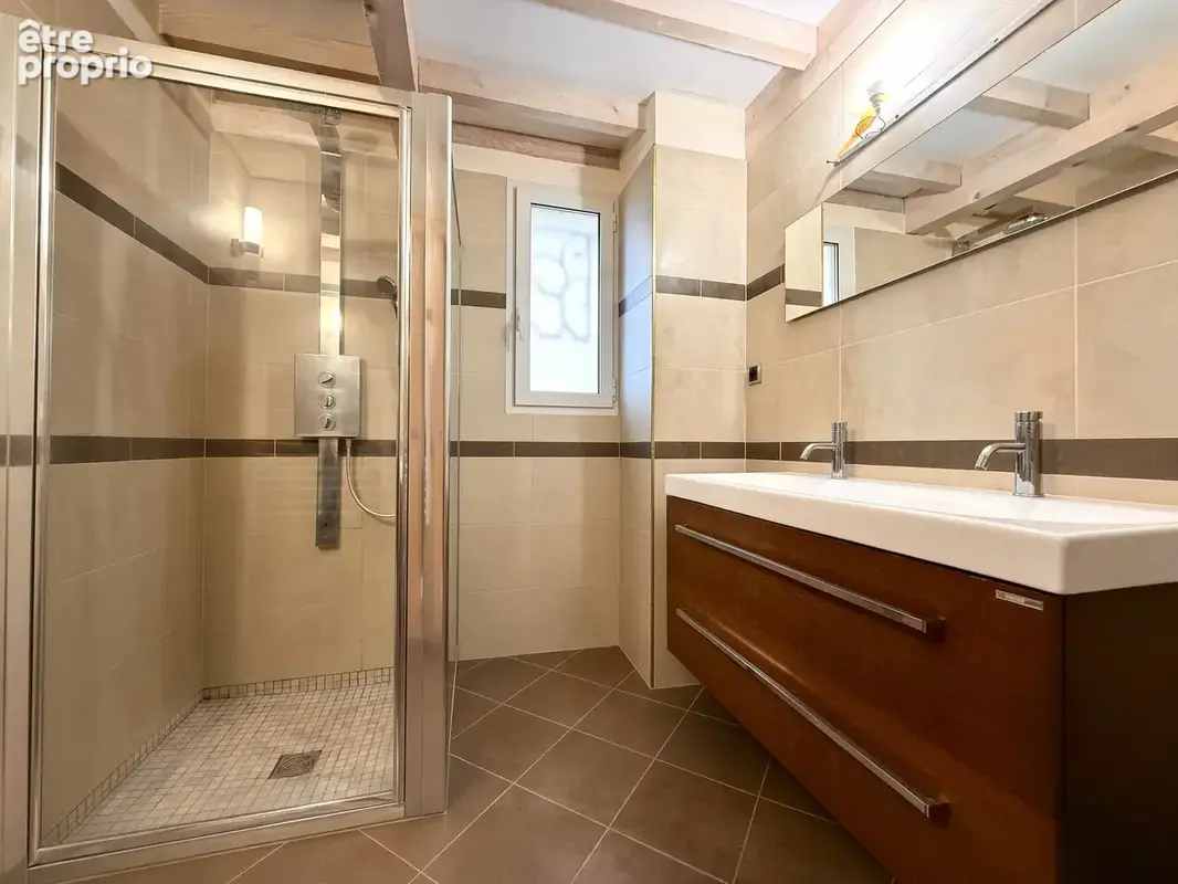 En EXCLUSIVITE Ancien Mazet de 93m2 + 40m2 de Stockage + Source le tout sur 6022m2 de terrain avec vue - photo 9