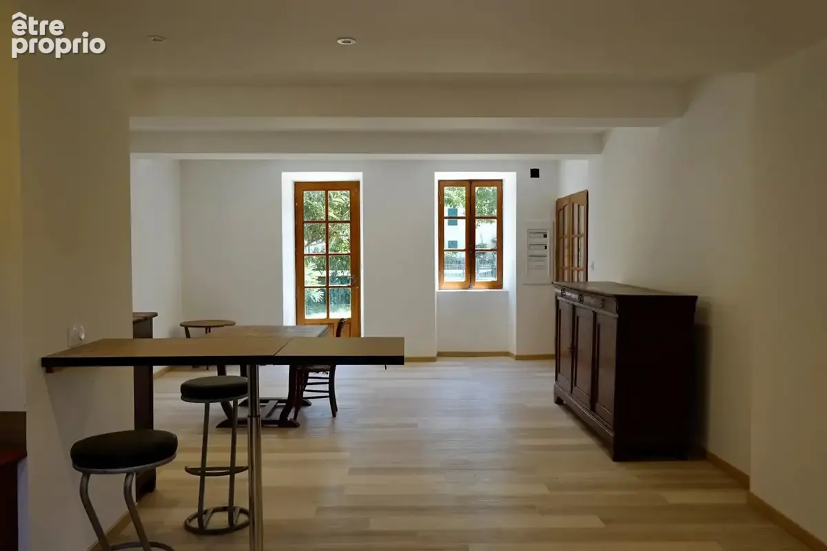 Maison en pierre de caractère 250 m² + corps de ferme 551 m² et maison annexe à rénover – Volumes, lumière & authenticité - photo 7