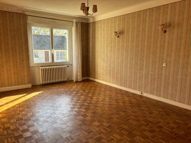 Maison à BAINS-SUR-OUST