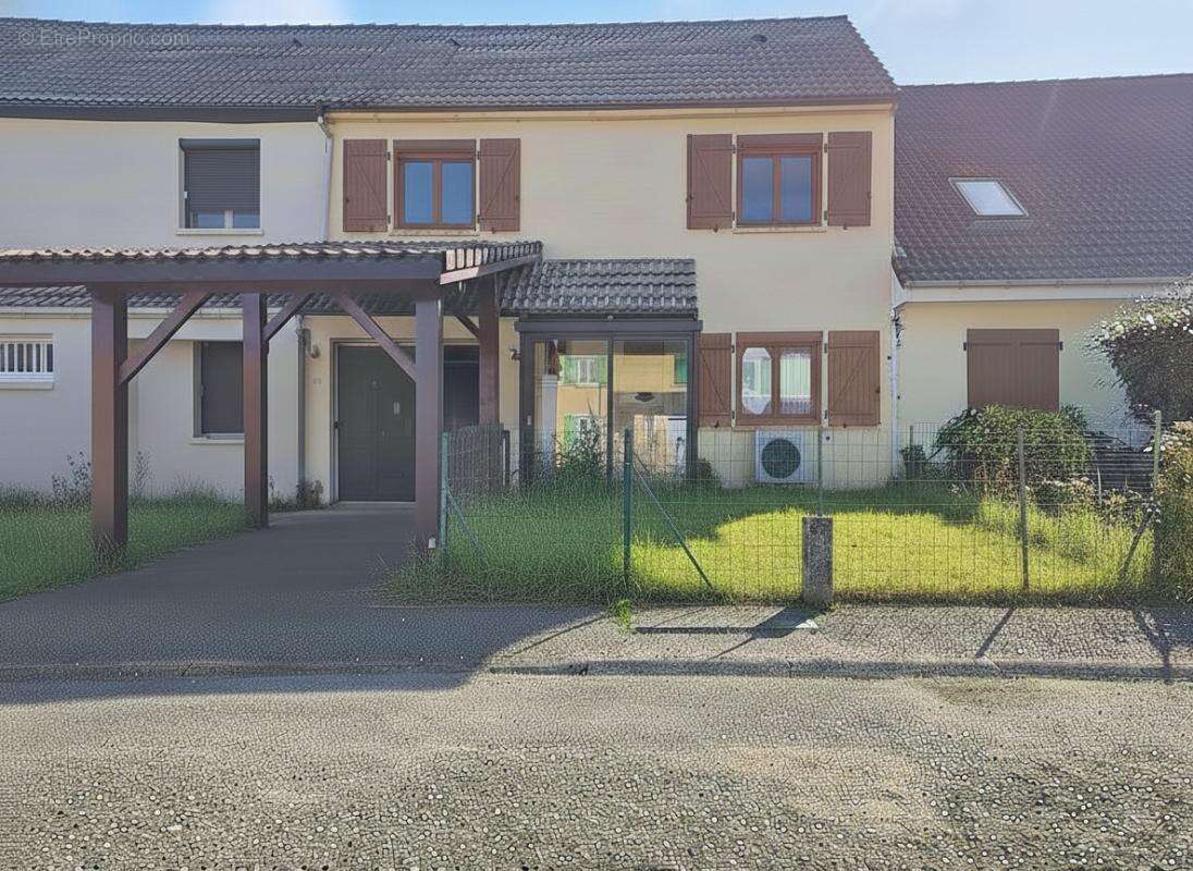 Maison à LA VERPILLIERE