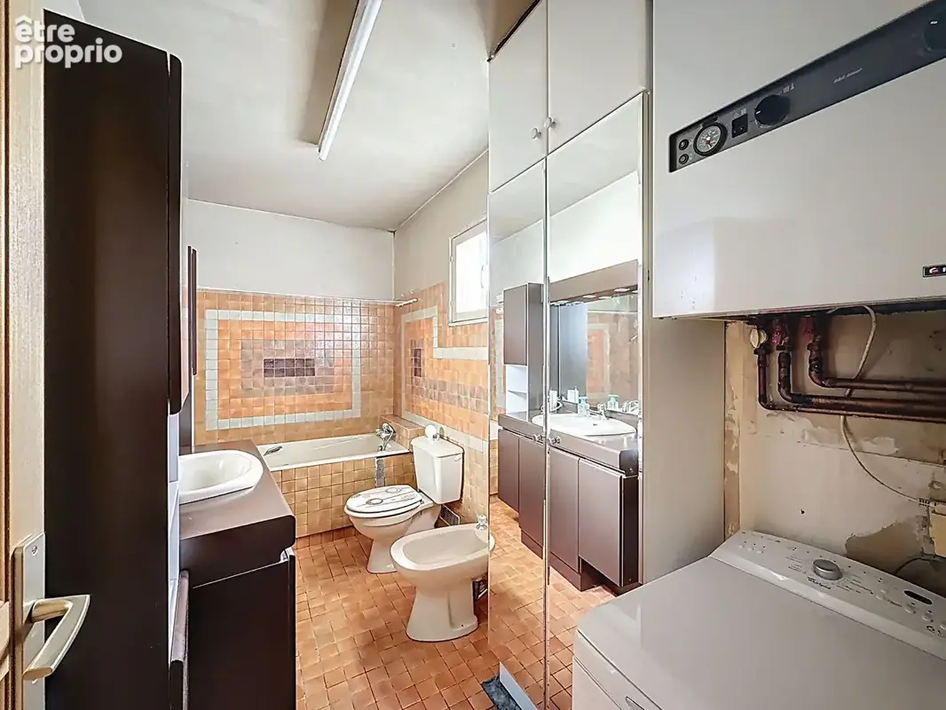 Montreuil, proche du metro, bien atypique entre la maison et l'appartement en duplex avec son entree independante et sa cour pri - photo 4