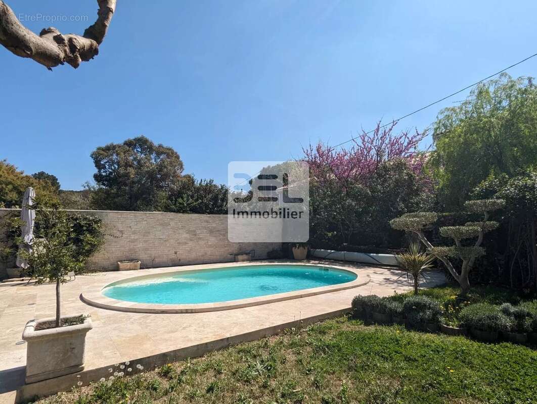 Maison à BAGNOLS-SUR-CEZE