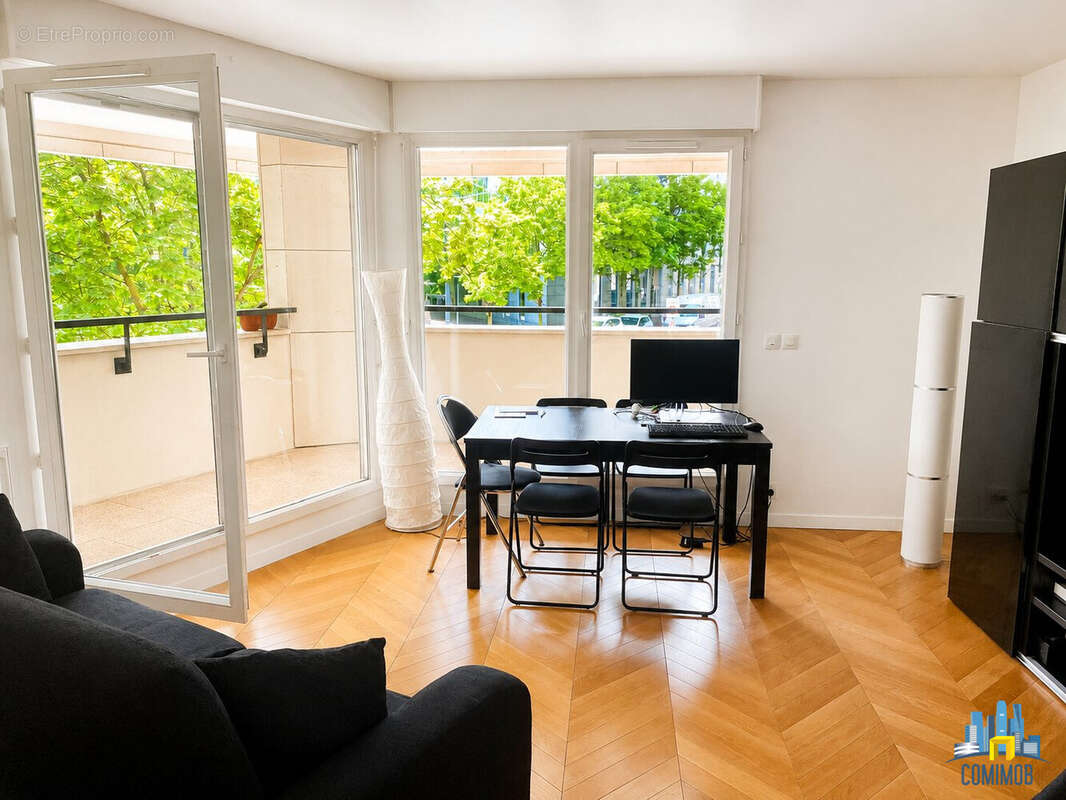 Appartement à COURBEVOIE