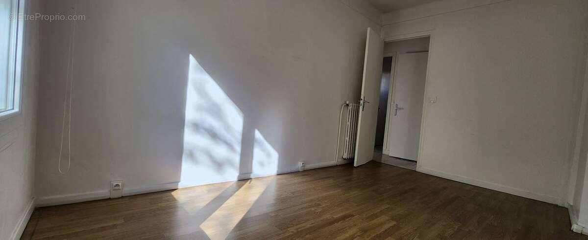 Appartement à PARIS-19E