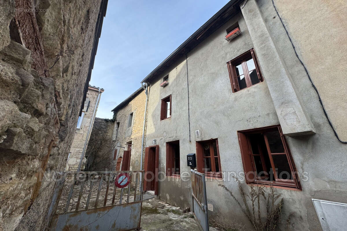 Maison à AIGUEPERSE