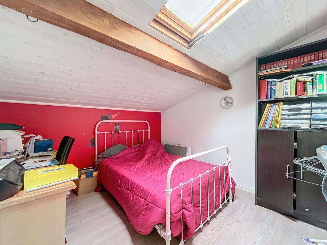 Maison à SAINT-JEAN-DE-MUZOLS