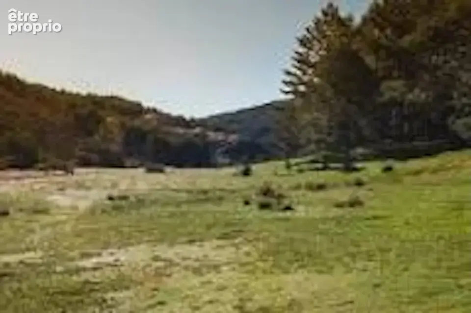 Terrain à LA FARE-LES-OLIVIERS